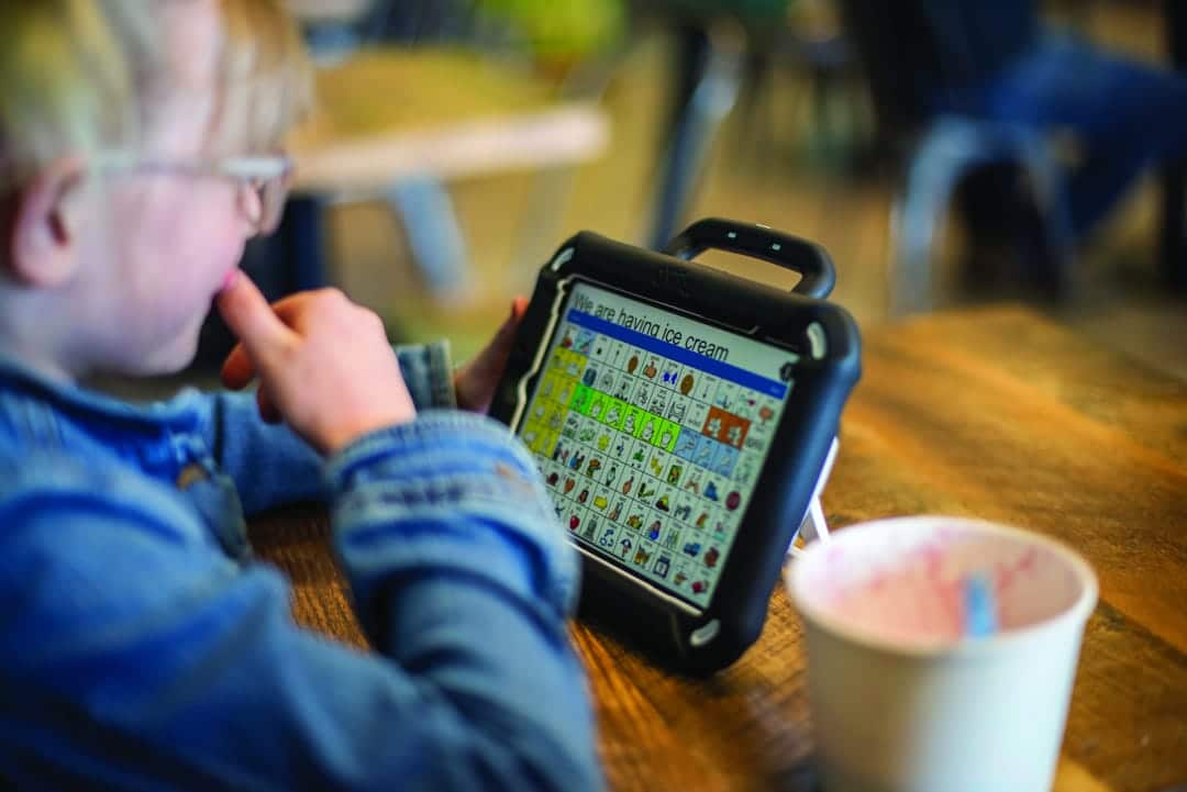 kid Via lamp ipad